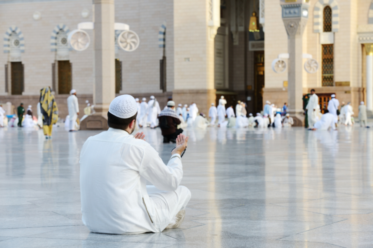 La retraite spirituelle “itikaf” en Islam et ses bienfaits